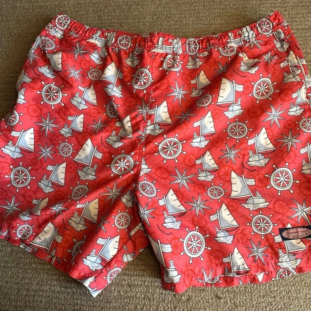 Men’s 2XL vineyard vines swimming trunks
